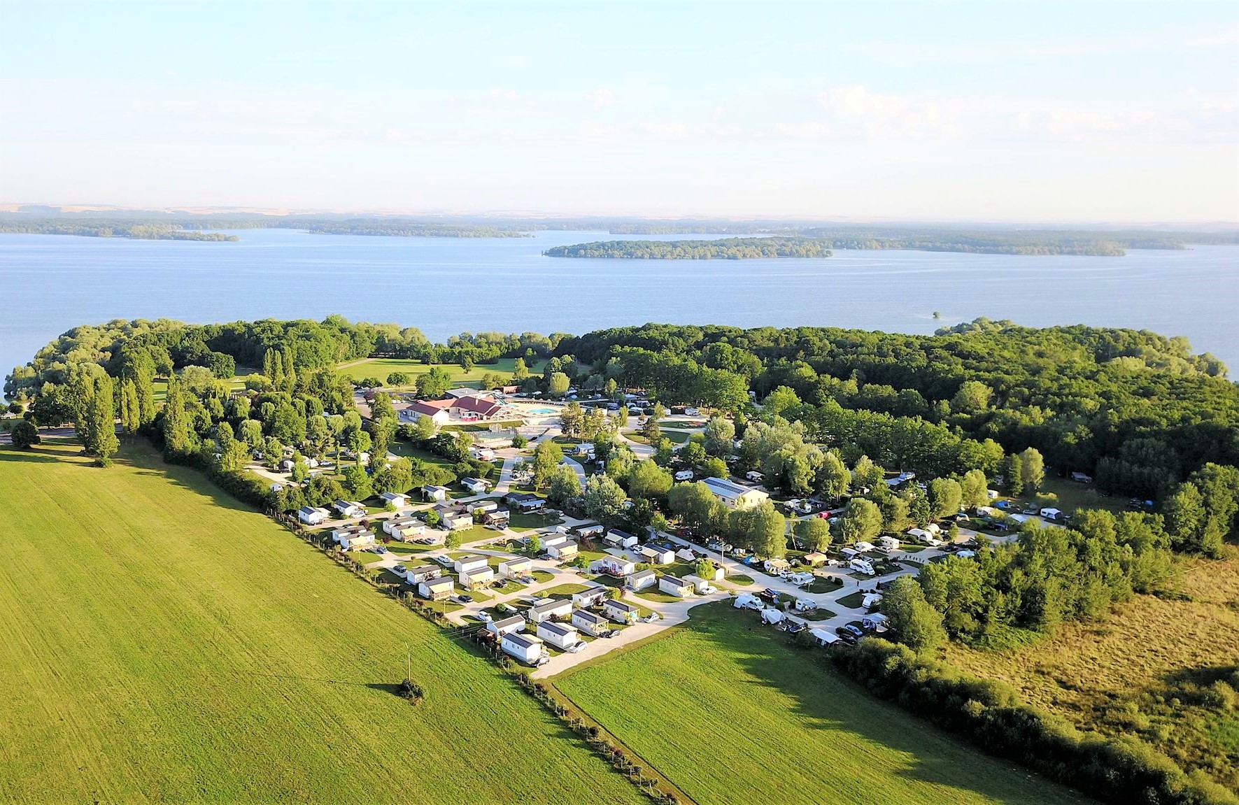 CAMPING DU LAC D'ORIENT